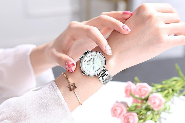 تصویر محصول: ساعت مچی زنانه کارن بند استیل حصیری CURREN 9056 ساعت اورجینال ضداب